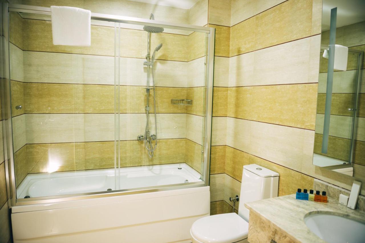 Emerald Suite Hotel Baku Quarto foto