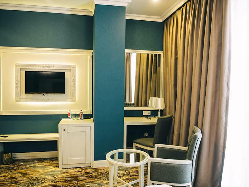 Emerald Suite Hotel Baku Exterior foto